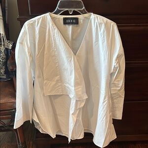Ozai N Ku White Women's Blouse